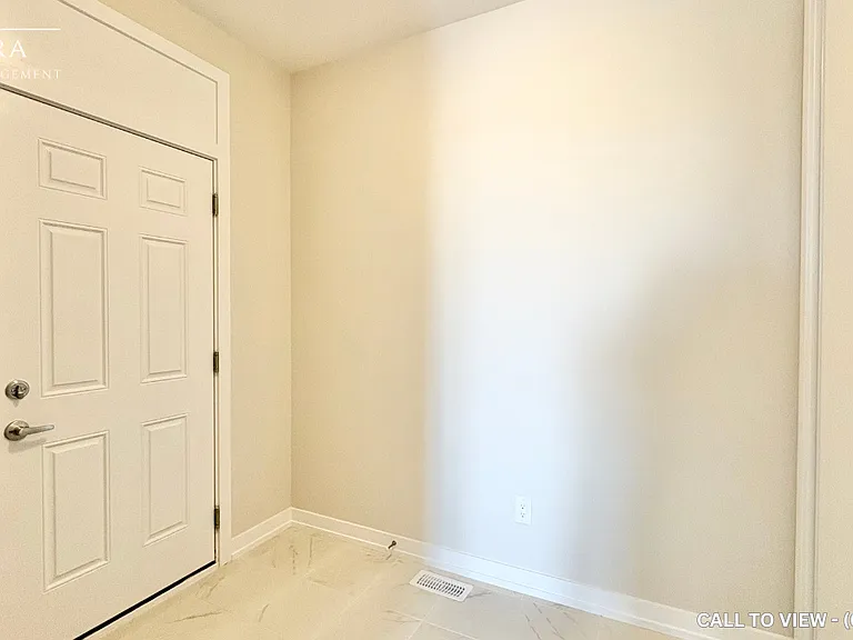 535 Oldenburg Ave — Photo 20