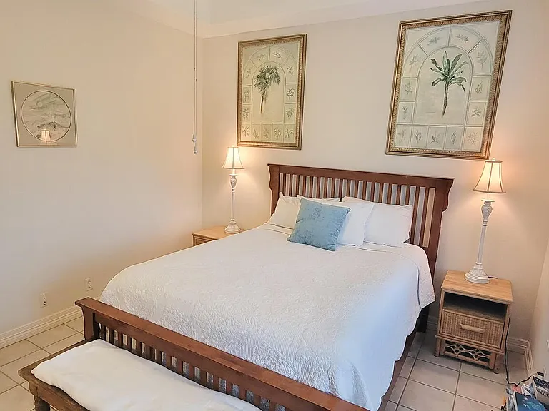 119 E Bahama St #4 — Photo 13