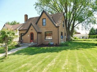319 N Calumet Dr, Valders, WI 54245