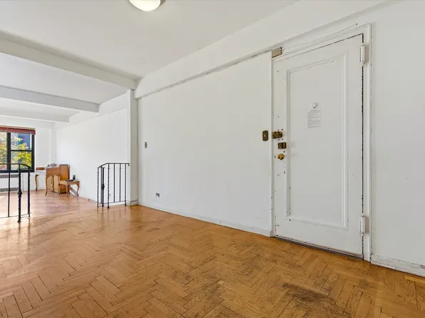 62 Park Terrace West image 4 of 18