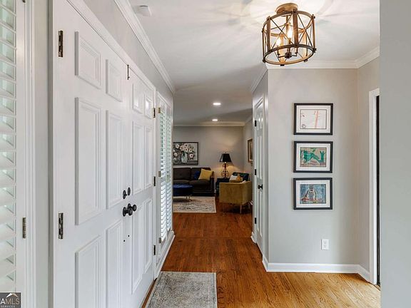 2nd image of 115 Valleywood Dr