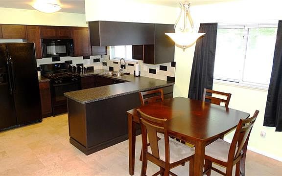 4th image of 1225 Tracy Ln