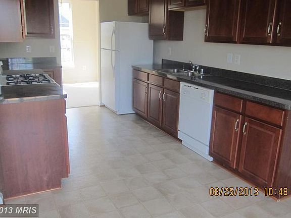 4th image of 6923 Versaille Dr