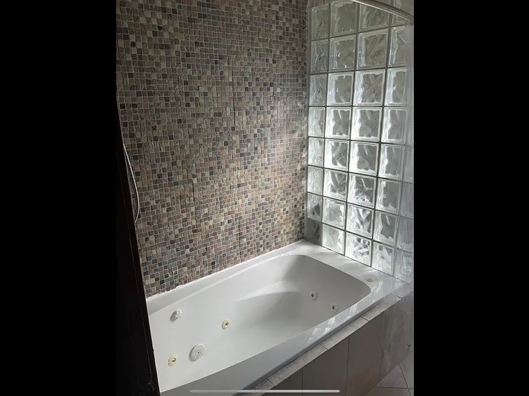 Glass block wall