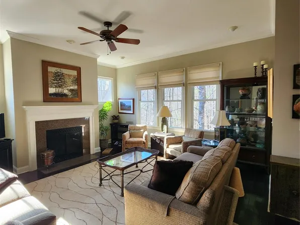 26 E Owl Creek Ln, Fairview, NC 28730