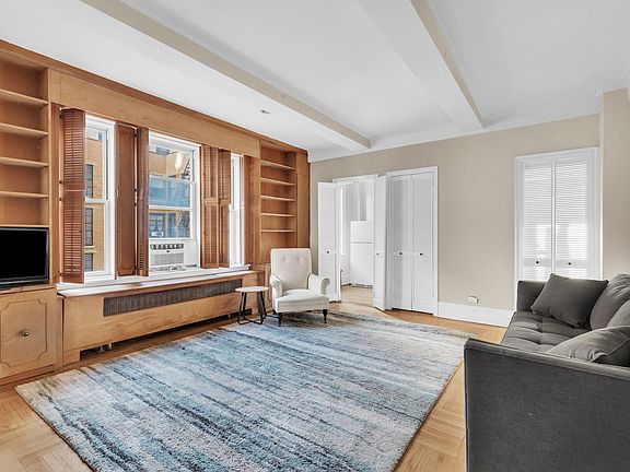 4th image of 9 E 96th St