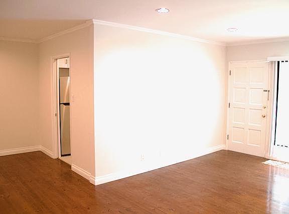 3rd image of 947 6th St APT C