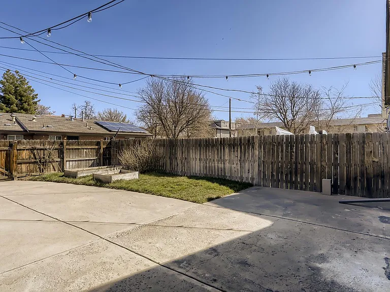 1625 E 30th Ave — Photo 19