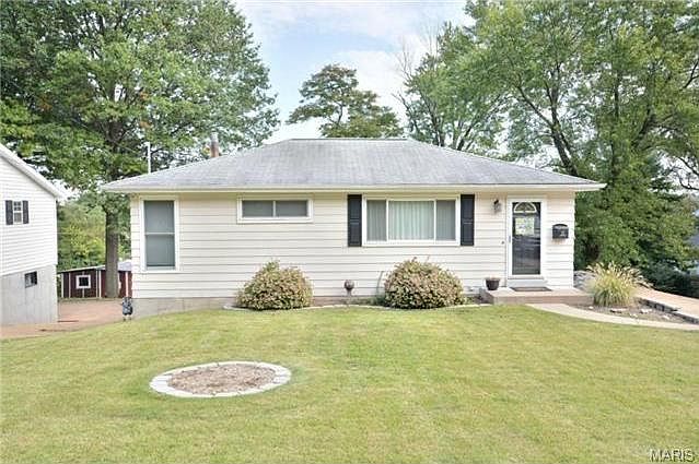 1st image of 23 Fernridge Ave