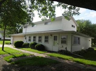 214 SE 2nd St, Morning Sun, IA 52640