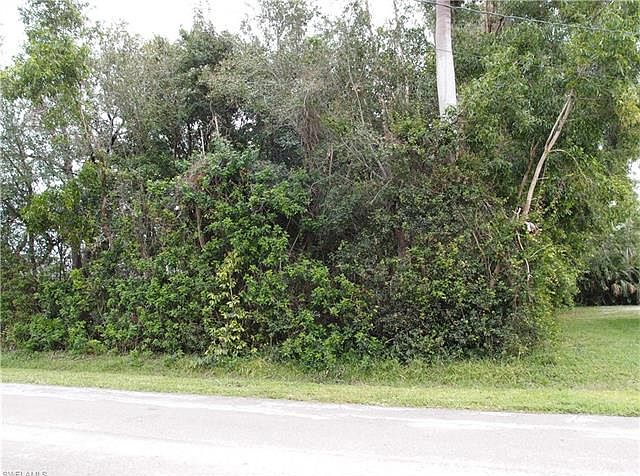 2nd image of 10782 Russell Rd