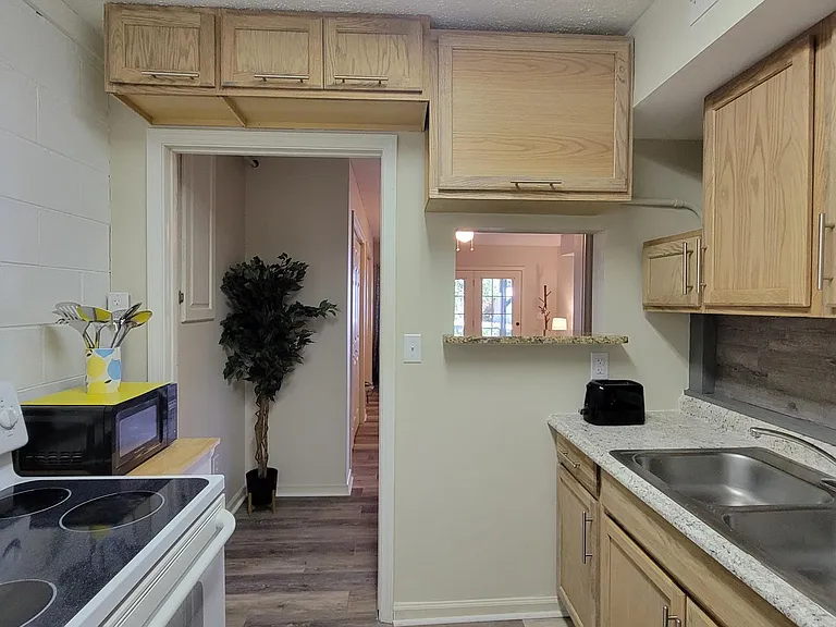 80 McIntosh Ln #B — Photo 8