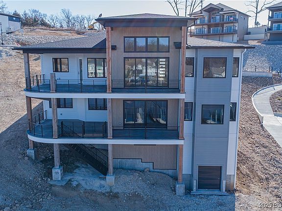 2nd image of 5497 Harper Ln