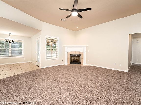 4th image of 311 S 14th St