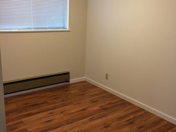 3rd image of 743 Bartlett Ave APT 13