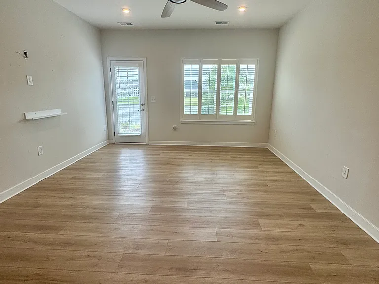 337 Golan Cir #C — Photo 11