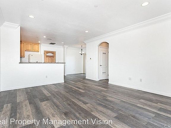 4th image of 1515 Grismer Ave APT 304