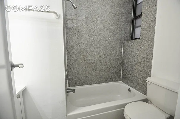 Rented by ELK Investors | media 49