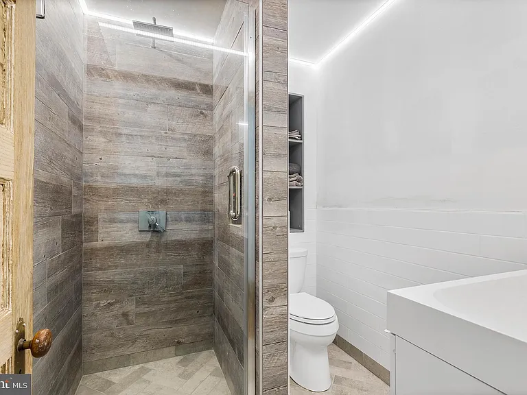 2020 E Fletcher St #1&2 — Photo 40