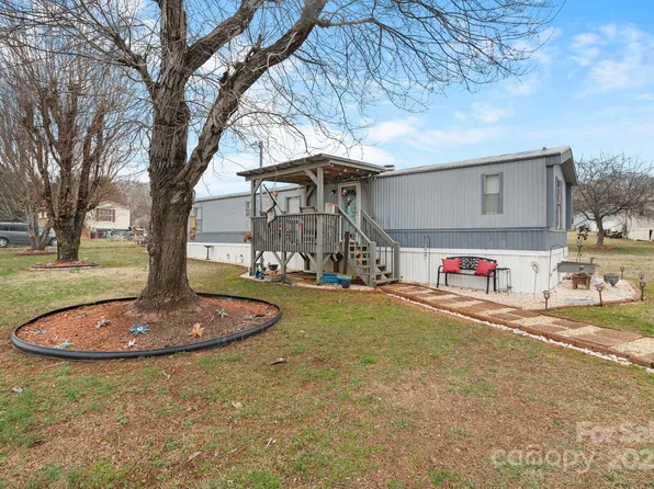 2346 Springdale Dr, Newton, NC 28658