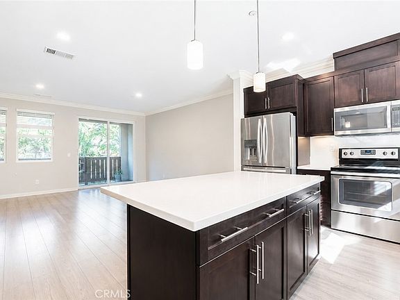 2nd image of 334 Mission Terrace Ave