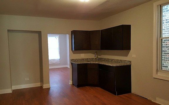 4th image of 3018 S Homan Ave