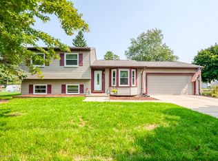 5827 Laporte Dr, Lansing, MI 48911