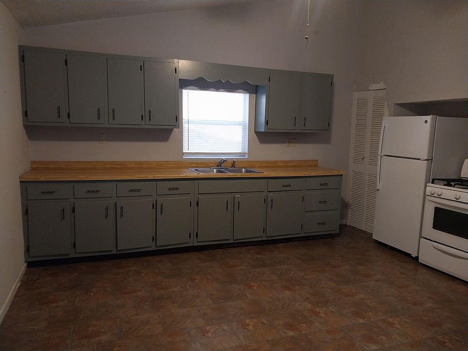 1st image of 165 Midway Dr #E
