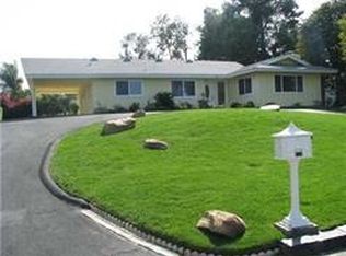 324 W Kalmia St, Fallbrook, CA 92028