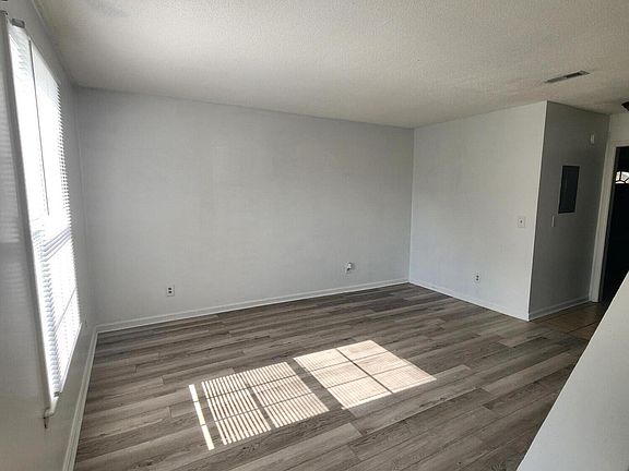 2nd image of 102 Shiloh Dr #A