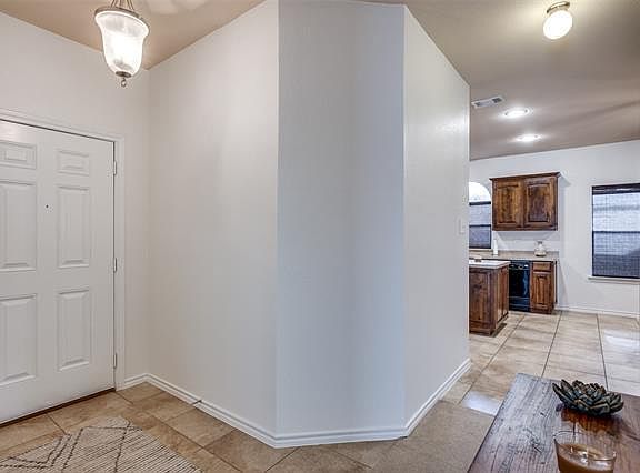 3rd image of 2501 Priscella Dr