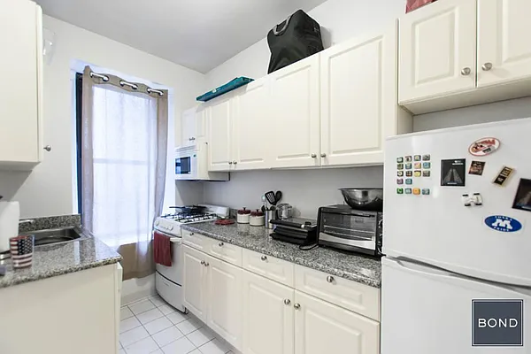 Rented by Bond New York | media 18