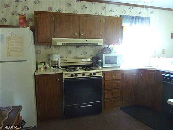 3rd image of 254 New York Ave
