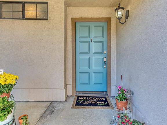 3rd image of 21 Geary Cir
