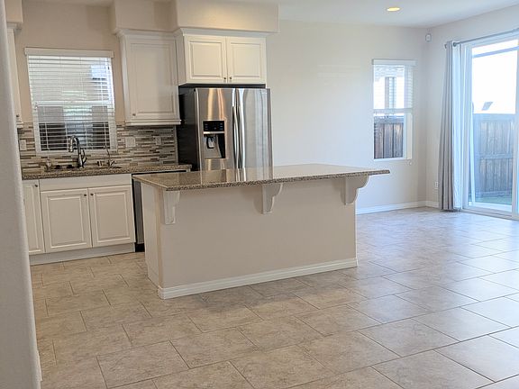 View into kitchen/dining