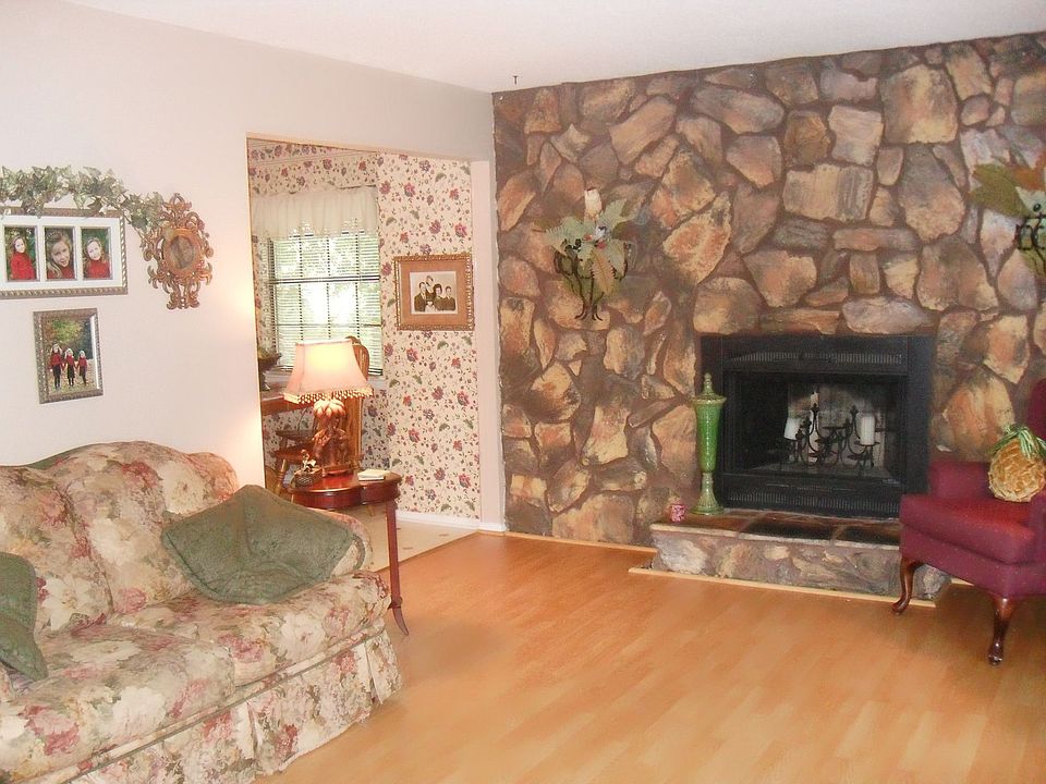 2nd image of 9033 Chip Dr