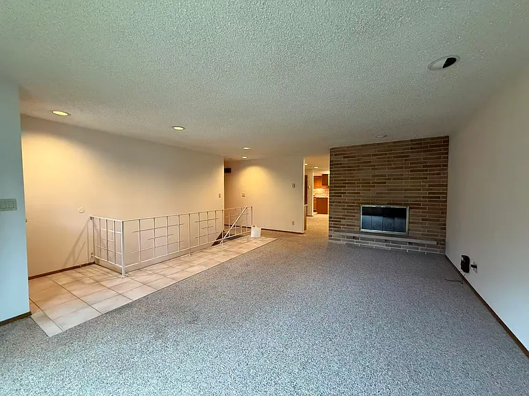 13819 Greenwood Ave N #13819 — Photo 9