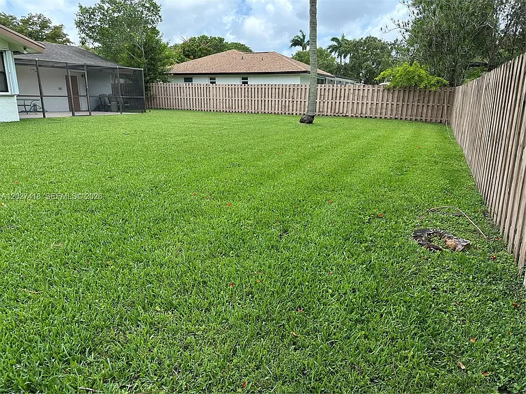 10711 SW 116th Ave — Photo 20