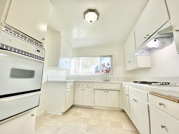 4th image of 13447 Burbank Blvd #1A