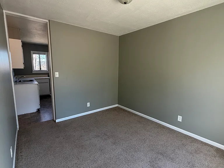 752 Anderson St — Photo 4