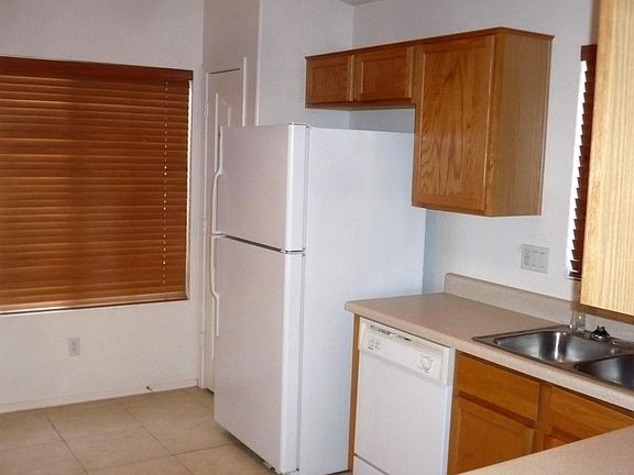 3rd image of 31471 N Claridge Cir