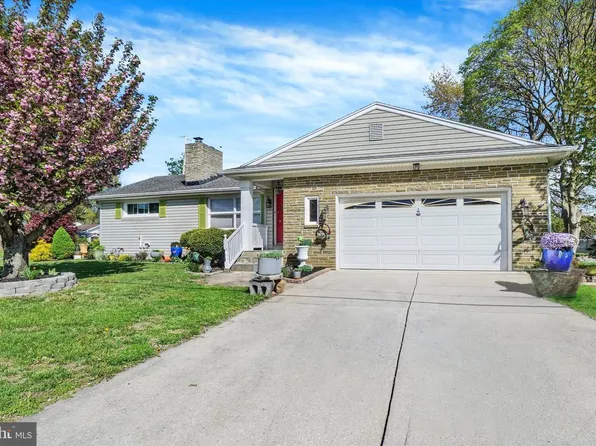 2360 Loucks Rd, York, PA 17408