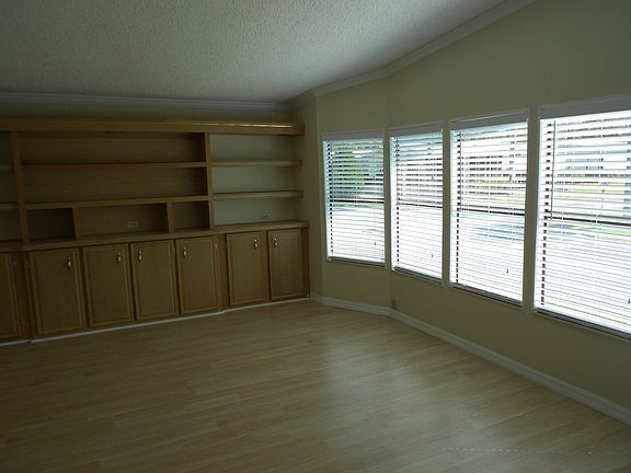 2nd image of 5510 Tewkesbury Pl