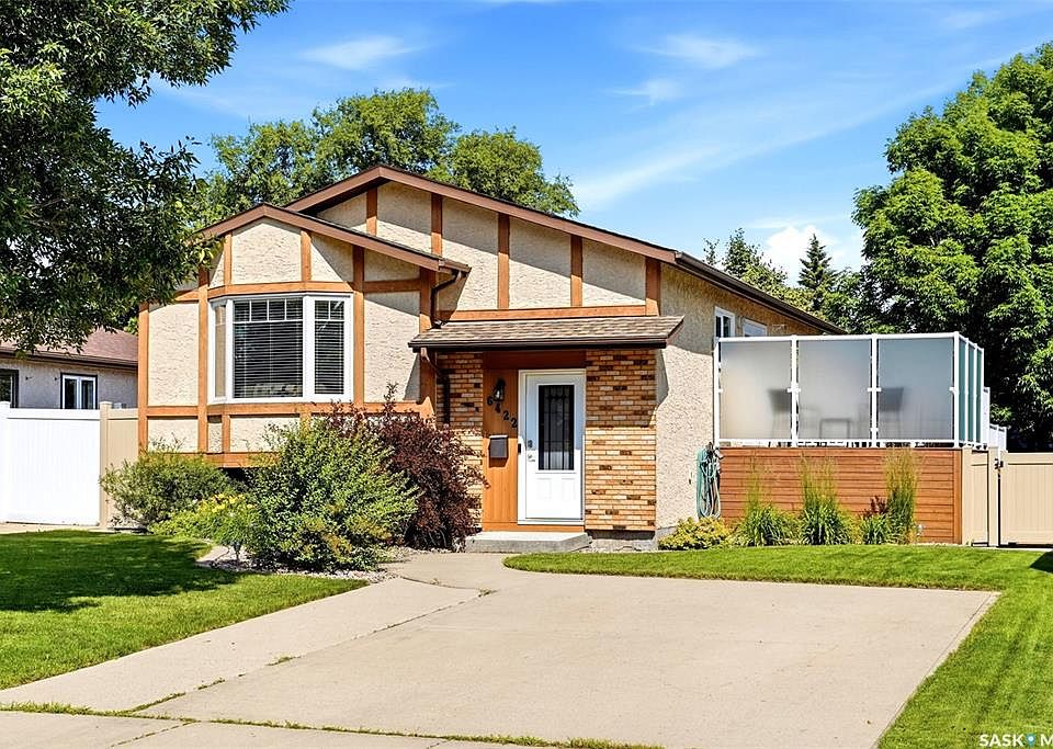 1st image of 6422 HIRD CRESCENT