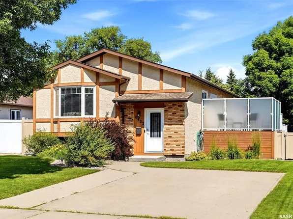 6422 HIRD CRESCENT, Regina, SK S4X 4G8