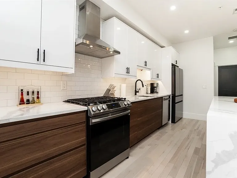 28 Telegraph St #2 — Photo 3
