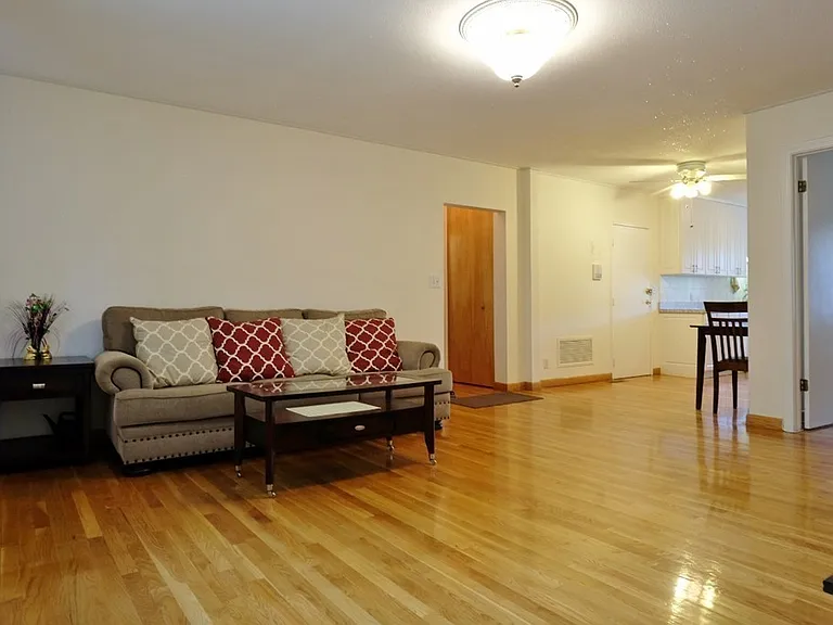 157 Lake Shore Rd #2 — Photo 18