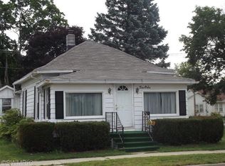 906 S Main St, Three Rivers, MI 49093