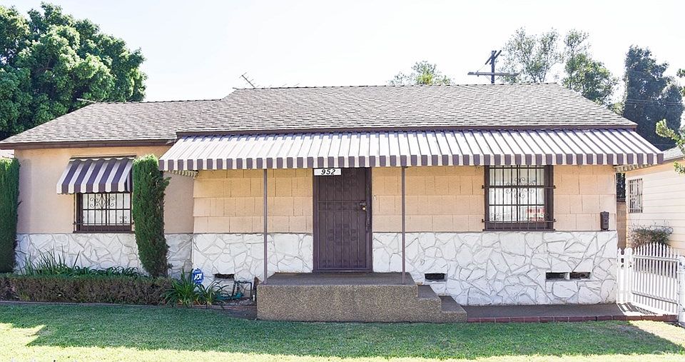1st image of 952 E Century Blvd