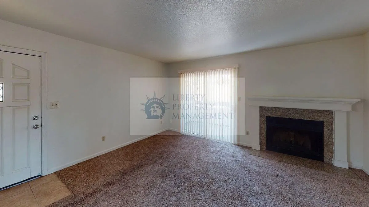 2 bed, 864 sqft, $1,450 — Photo 3